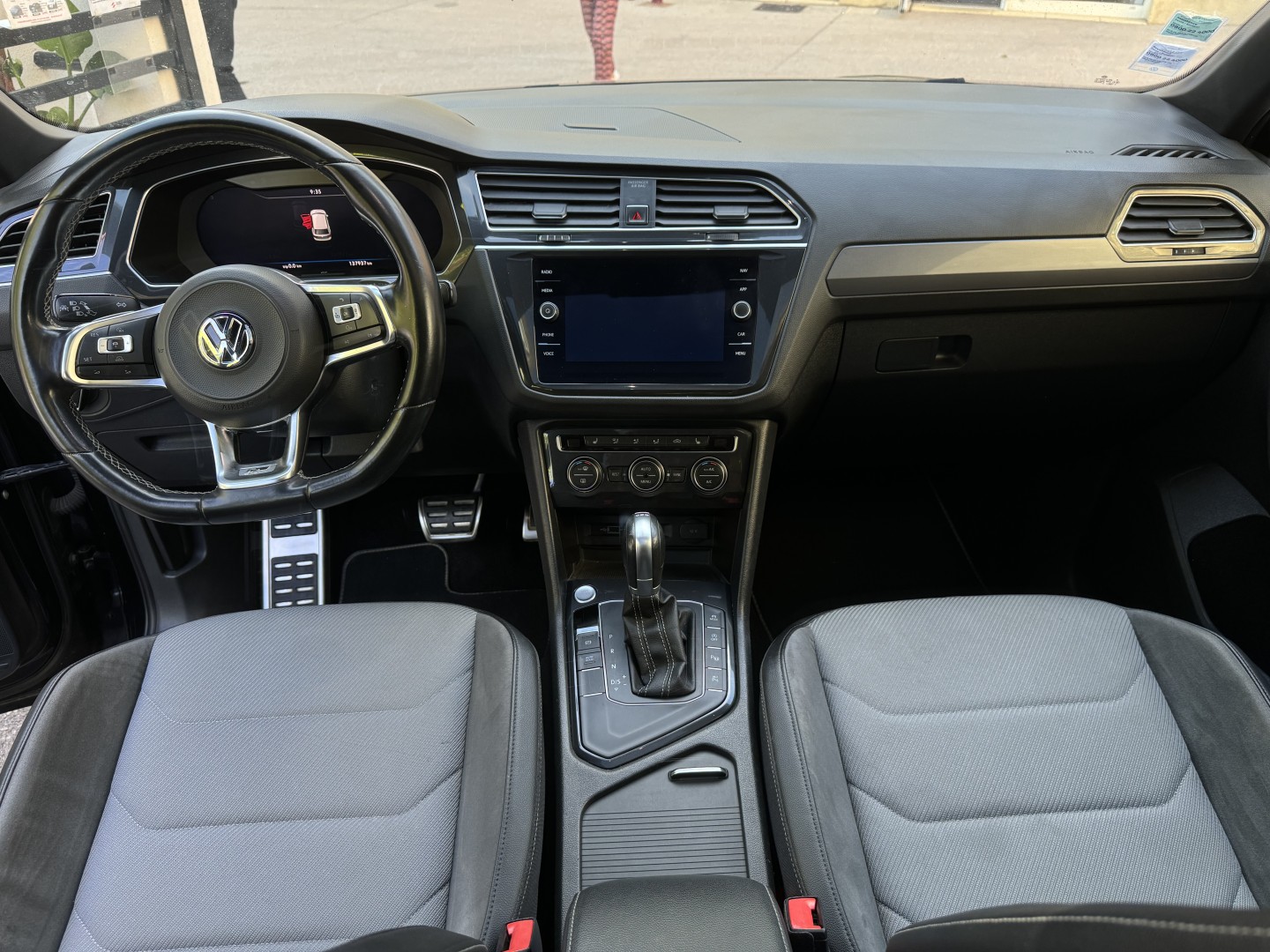 R-line TDI 150ch DSG7